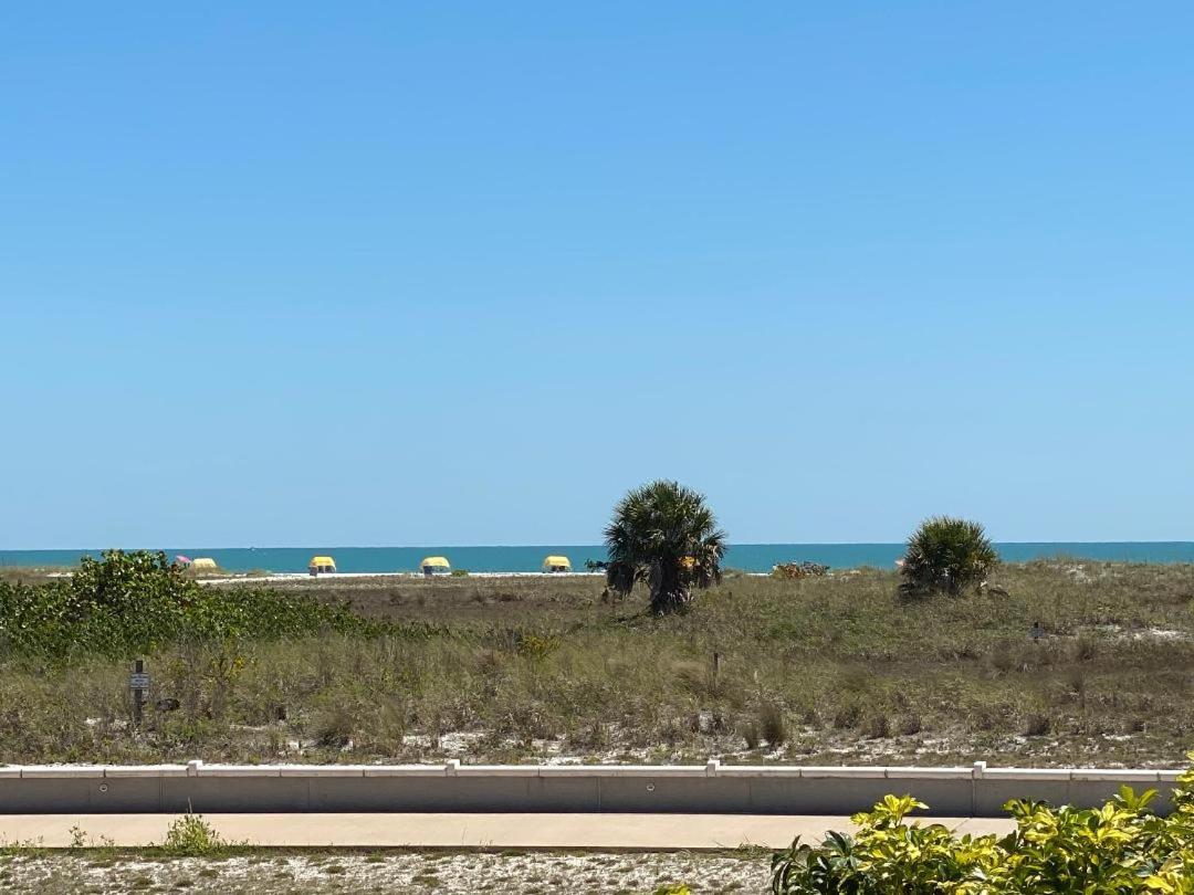 Beachside Resort Motel St. Pete Beach Exterior foto