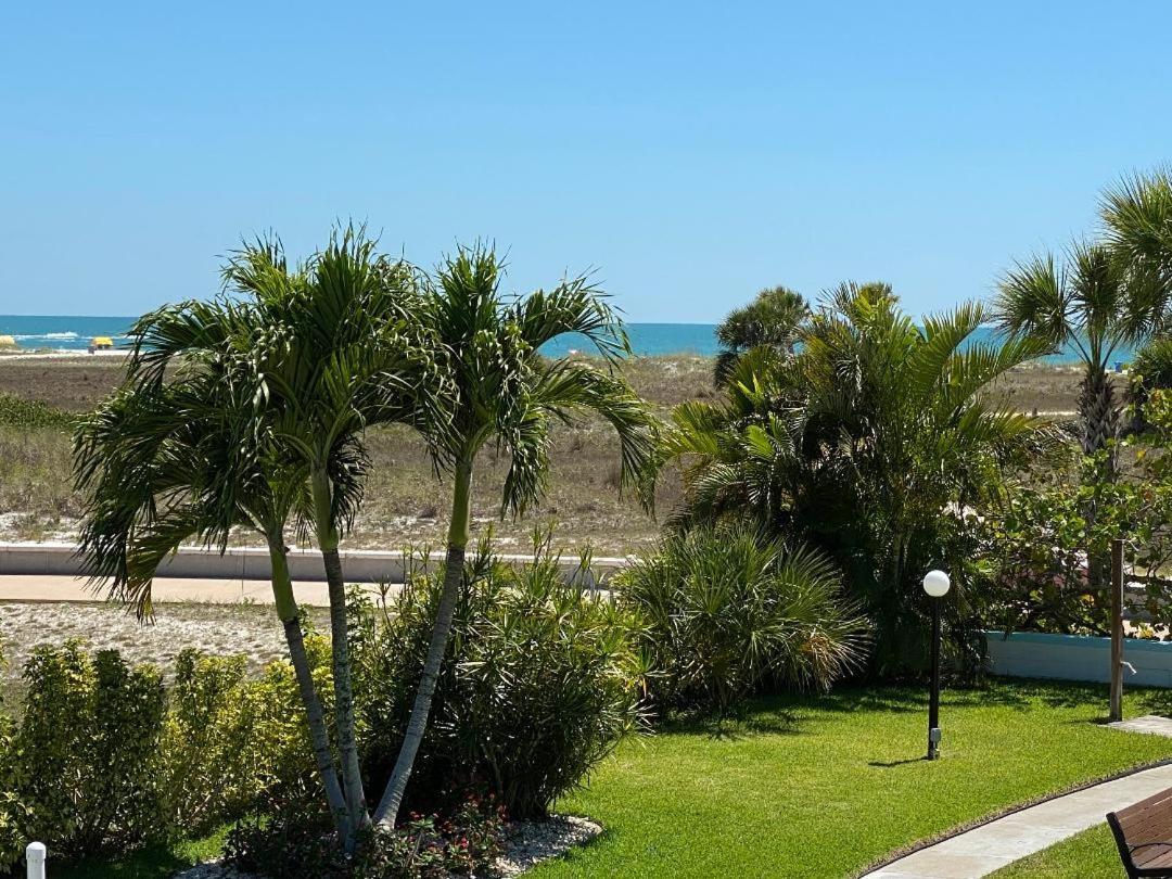 Beachside Resort Motel St. Pete Beach Exterior foto